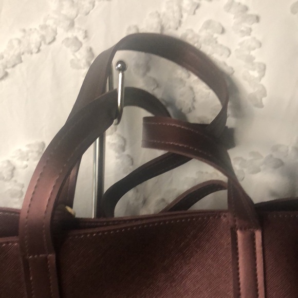 BATH & BODY WORKS VIP Burgundy large tote. Black Friday Limited Edition. - Picture 6 of 8